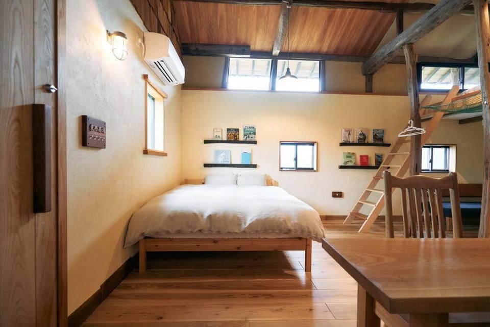 自然素材でリノベした木の香り漂う貸切宿｜藤野民宿（Fujino Guest House） Apartment in Japan