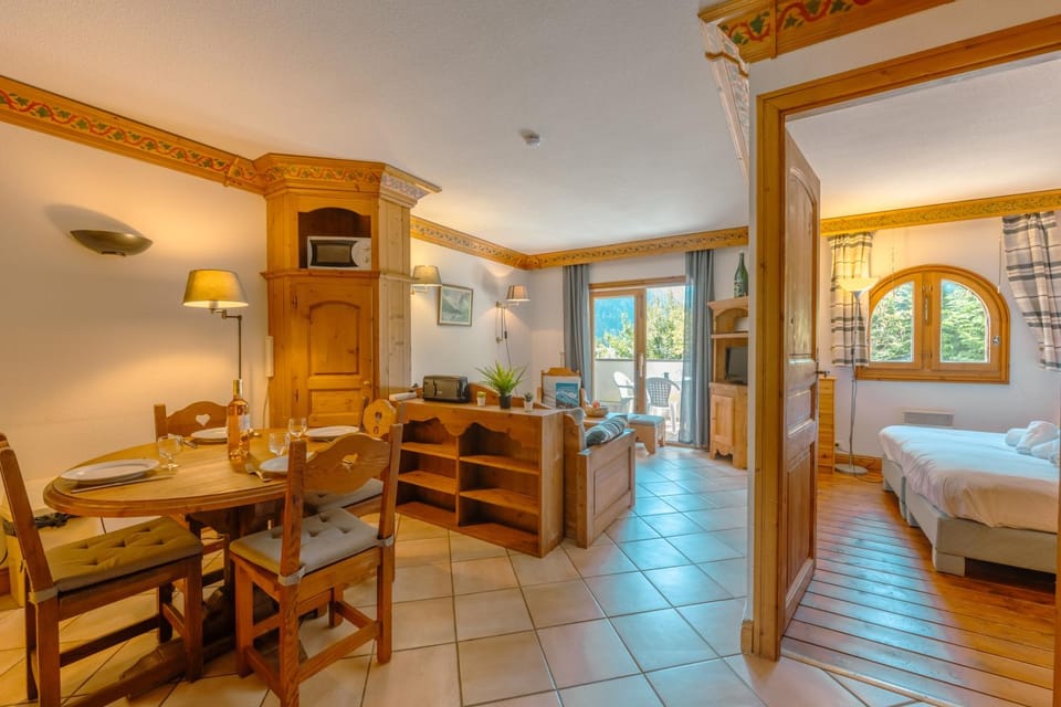 Living room, Dining area, Bedroom