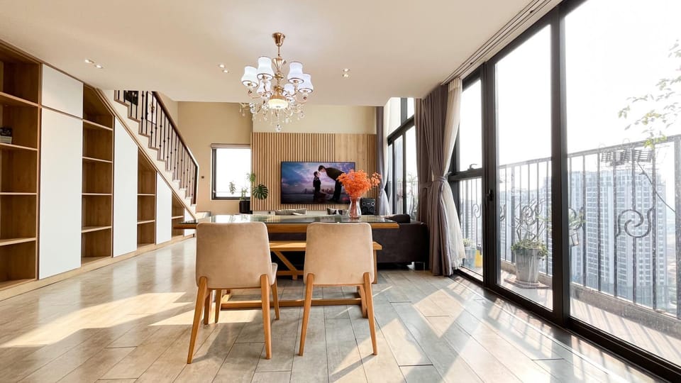 TV and multimedia, Living room, Seating area, Dining area
