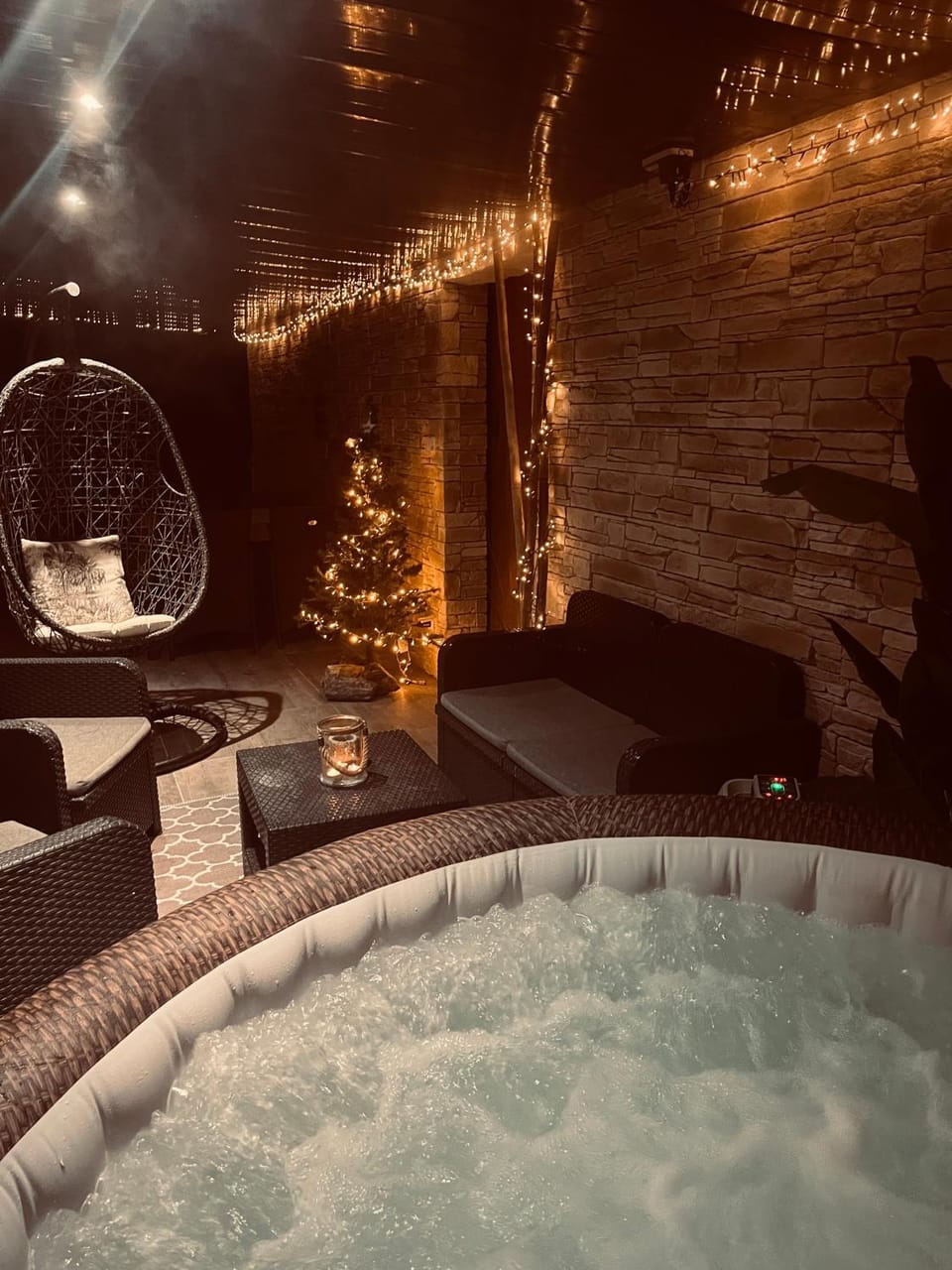 Logement cosy avec piscine et jacuzzi privatifs Bed and Breakfast in Brittany