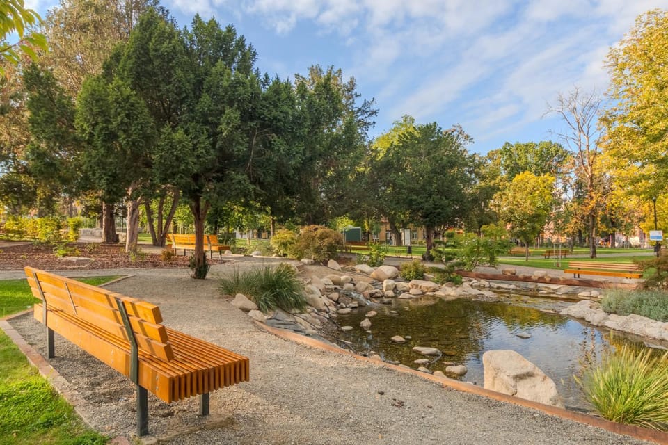 Nearby landmark, Spring, Day, Natural landscape