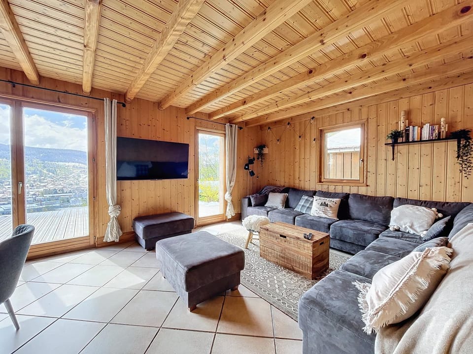 Living room, Seating area