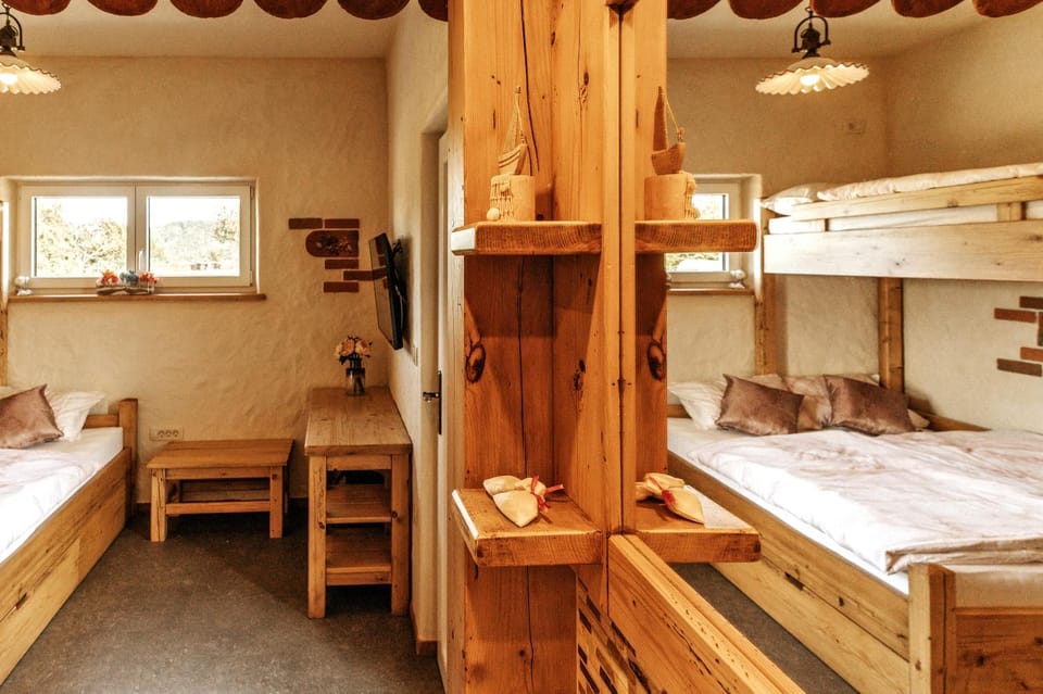 Photo of the whole room, Bedroom, bunk bed