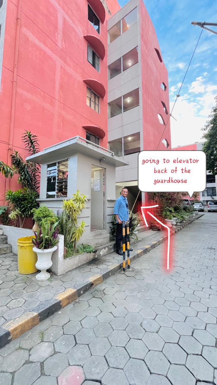 Golden 8 Airport Hostel - Mactan Cebu Capsule hotel in Lapu-Lapu City