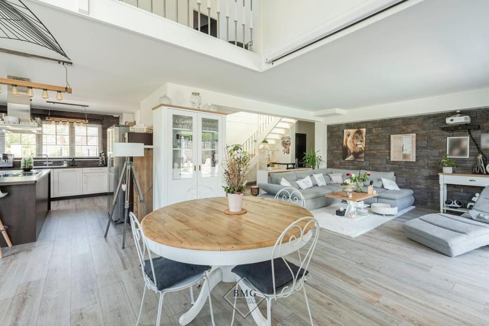 Villa Fairway piscine Disneyland Bmyguest Villa in Magny-le-Hongre