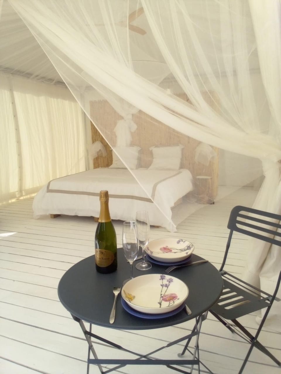 Seating area, Bedroom