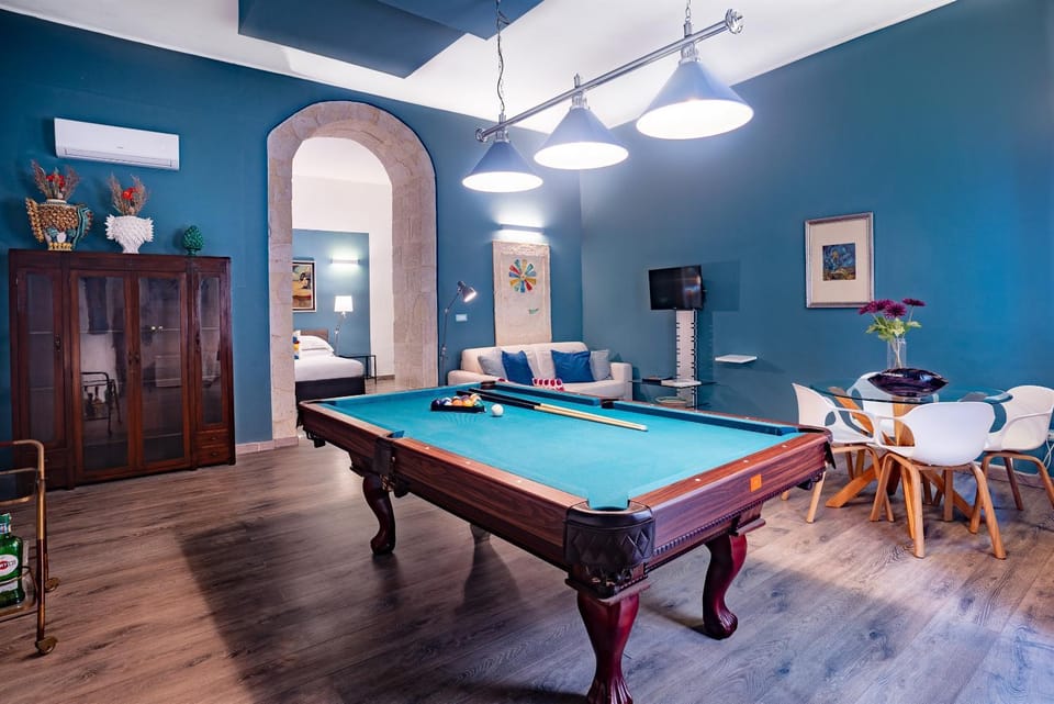 Billiard, Game Room, TV and multimedia, Seating area