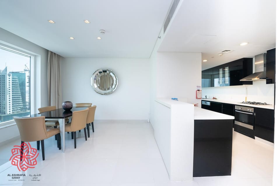 Kitchen or kitchenette, Seating area, Dining area