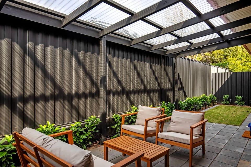 Frankie's Retreat Henley Beach Apartment in Adelaide