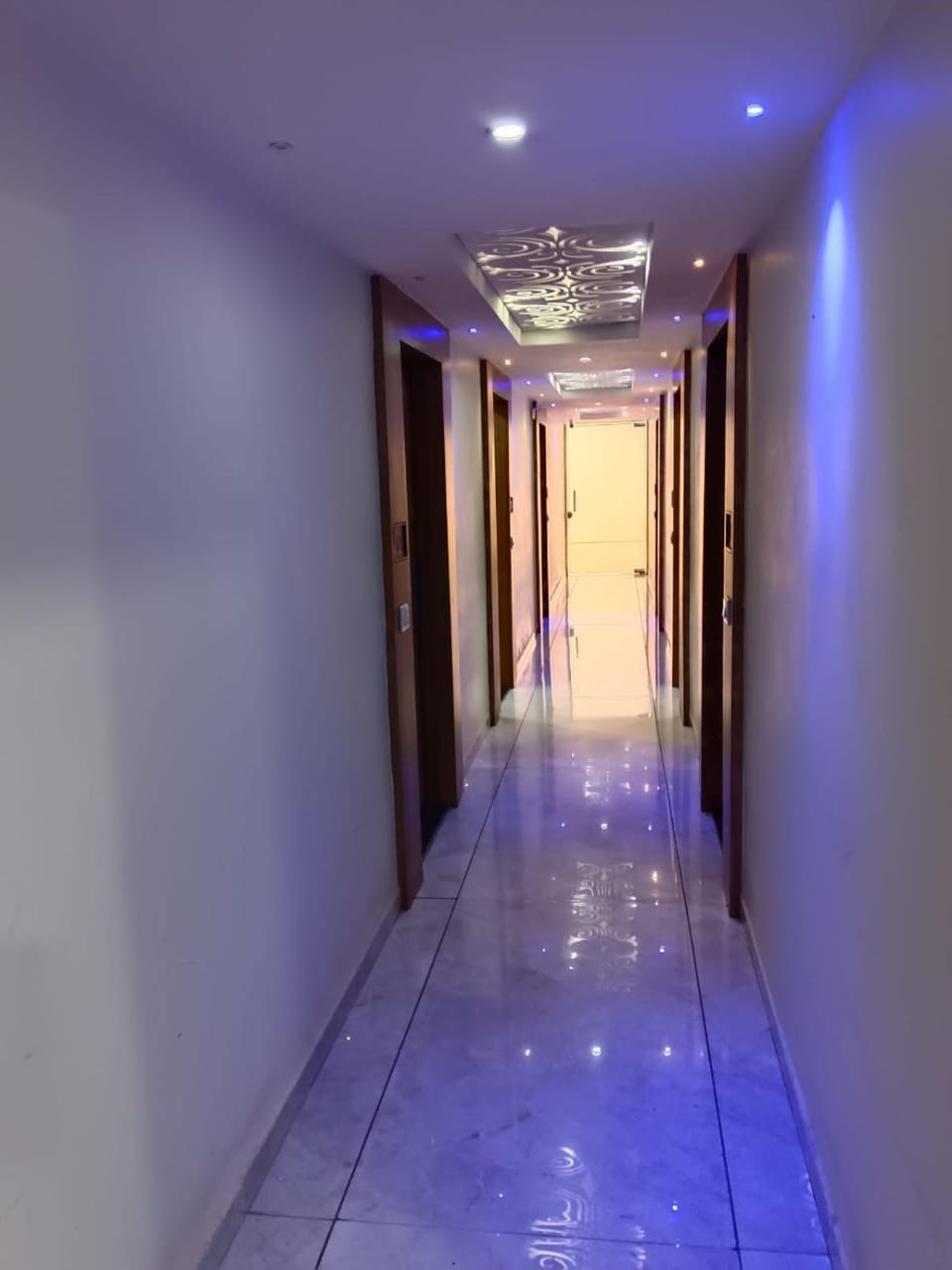 Hotel Midnight Hotel in Ahmedabad