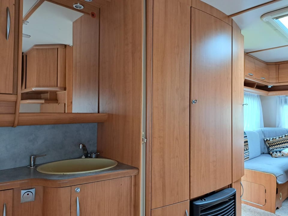 Camping de Zandhorst, Toercaravan Fendt Campground/ 
RV Resort in Friesland, Netherlands