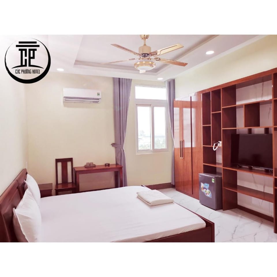 Communal lounge/ TV room, Bed, TV and multimedia, Photo of the whole room, Evening entertainment, Bedroom, fireplace, air conditioner