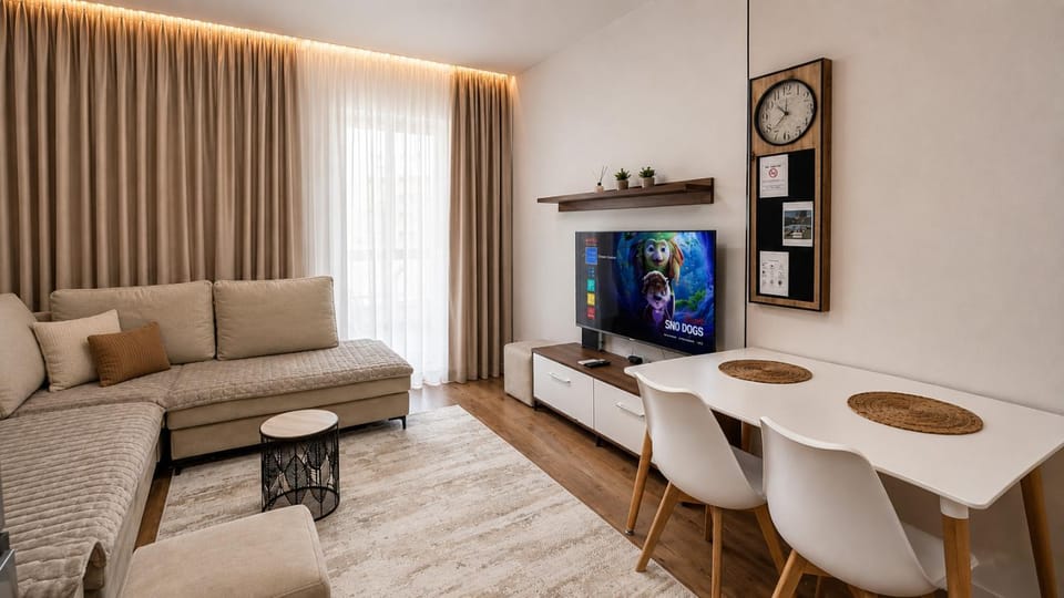 TV and multimedia, Living room, Seating area, Dining area, Evening entertainment