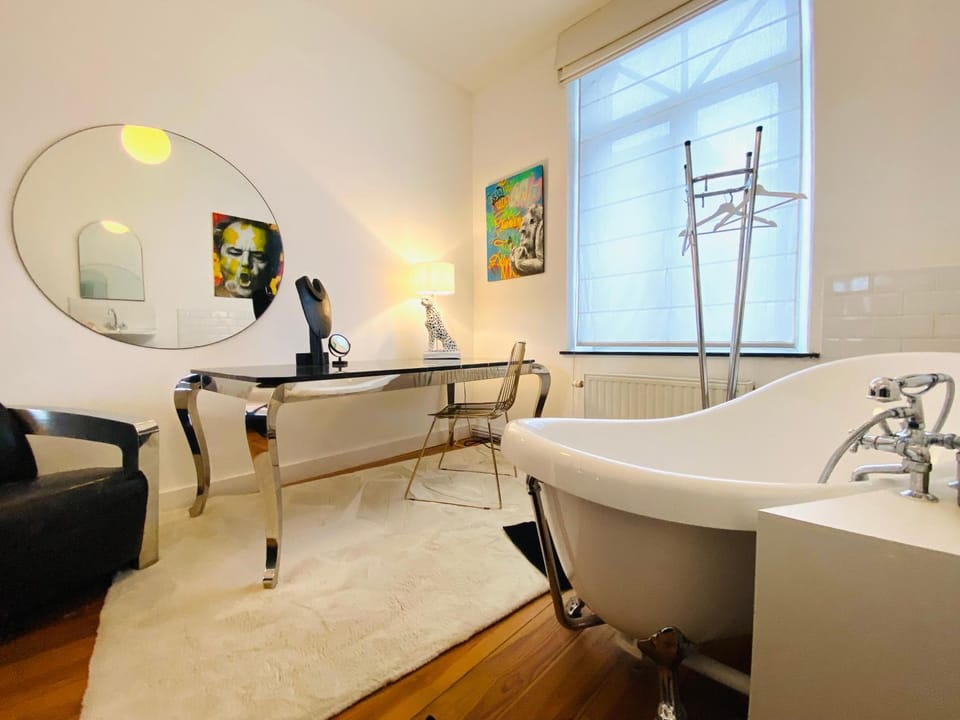 Bathroom, Bath
