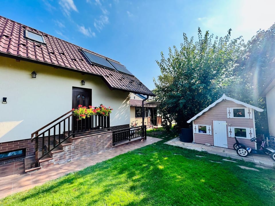 Property building, Garden, Garden view
