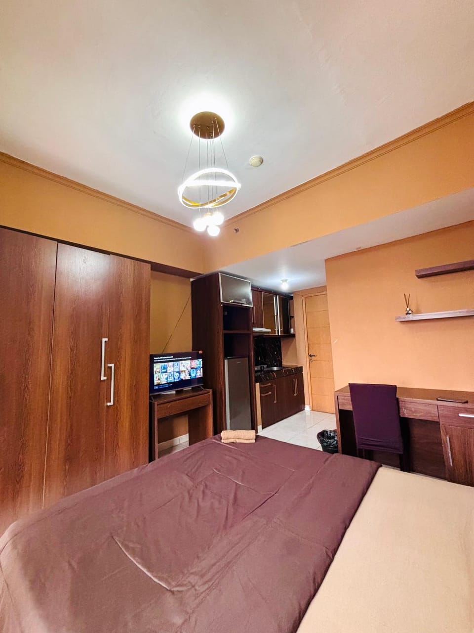 Kamar Apartemen Harian by Younz Apartmen Depok Apartment in South Jakarta City