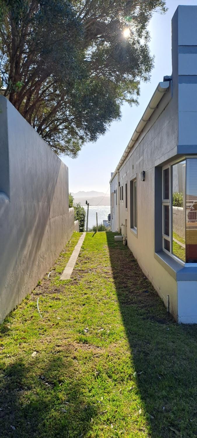 Property building, Natural landscape, Garden view
