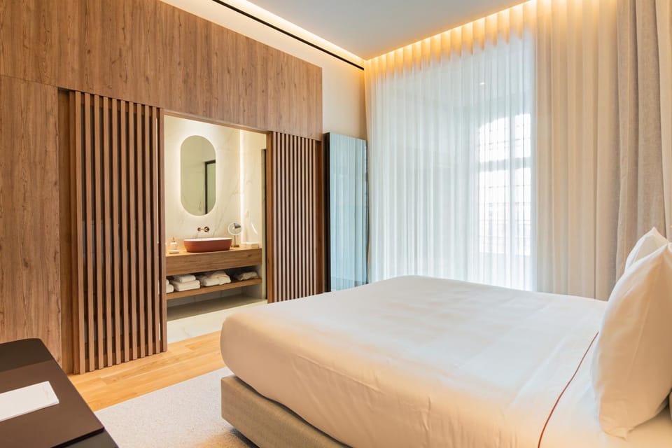 Bed, Bathroom, Bedroom