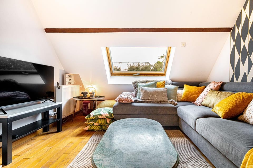 TV and multimedia, Living room, Seating area