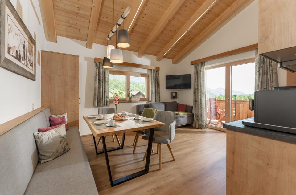 Natural landscape, Skiing, TV and multimedia, Living room, Hiking, Cycling, kitchen