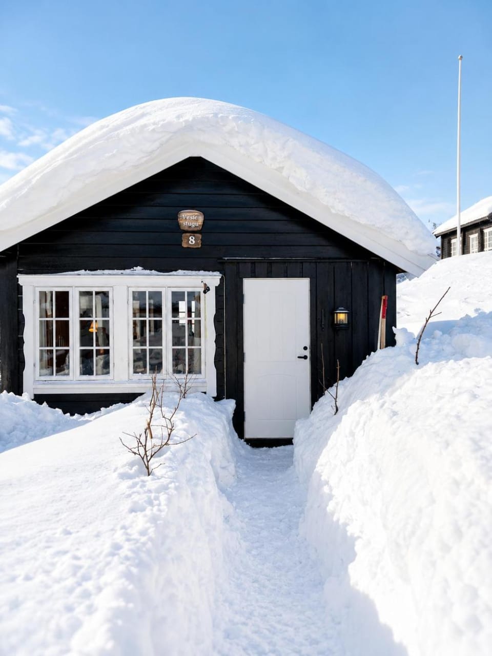 Property building, Facade/entrance, Winter
