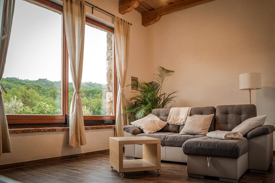 Day, Natural landscape, Living room, Seating area, Mountain view