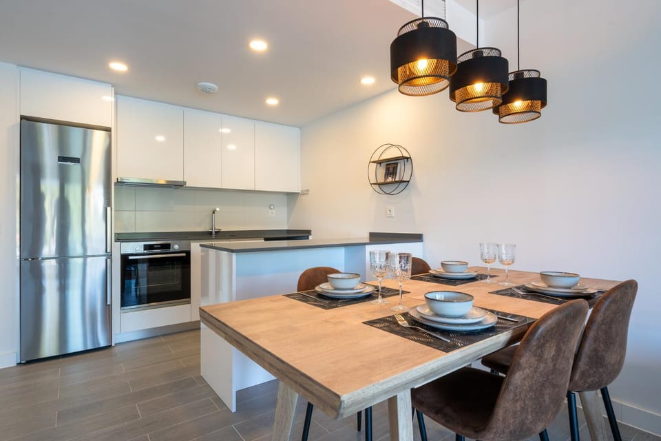 Dining area, kitchen