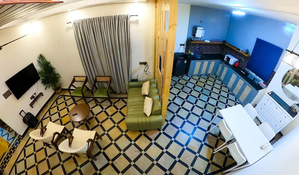 Communal lounge/ TV room