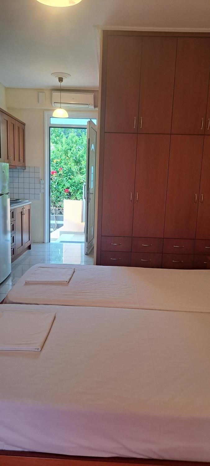 Golden Sun Apartments Apartment in Euboea