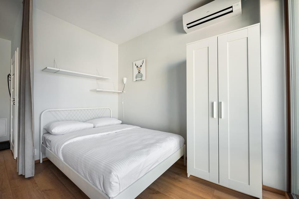 Bed, Photo of the whole room, Bedroom, wardrobe, air conditioner