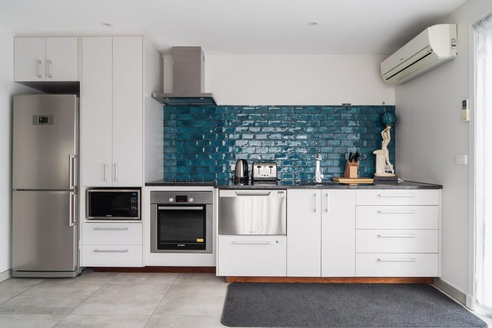 Kitchen or kitchenette, dishwasher, minibar, pet friendly, pet friendly, stove, stove, towels, towels, kitchen, kitchen
