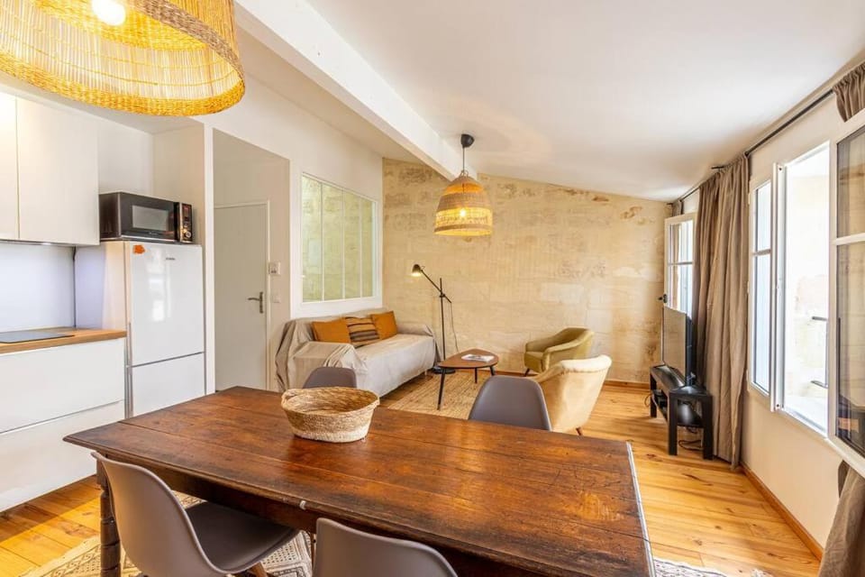 Bordeaux Jardin Public : T3 Rénové Immeuble Pierre Apartment in Bordeaux