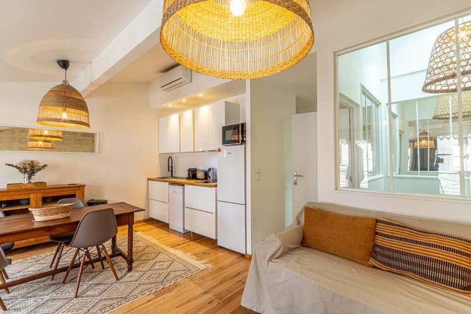Bordeaux Jardin Public : T3 Rénové Immeuble Pierre Apartment in Bordeaux