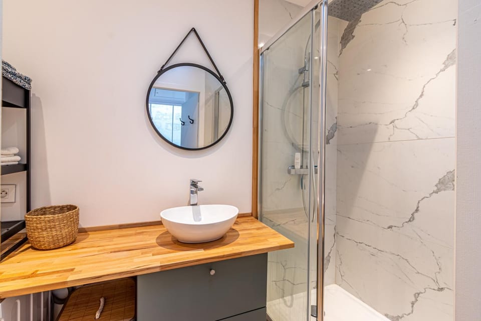 Shower, Bathroom