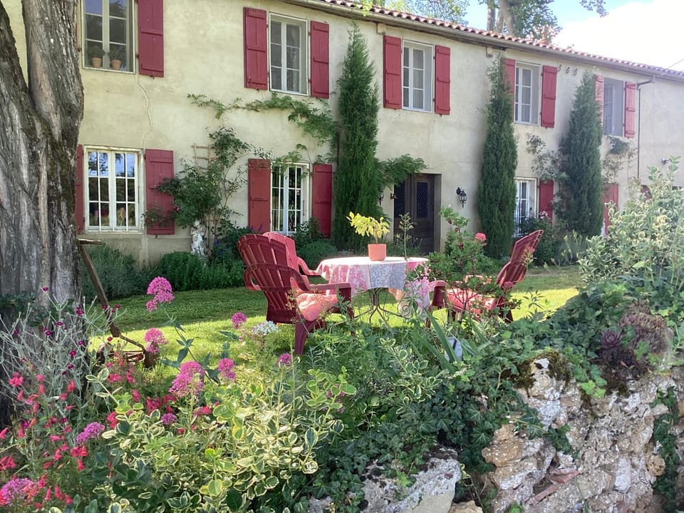 Le Presbytere Bed and Breakfast in Occitanie