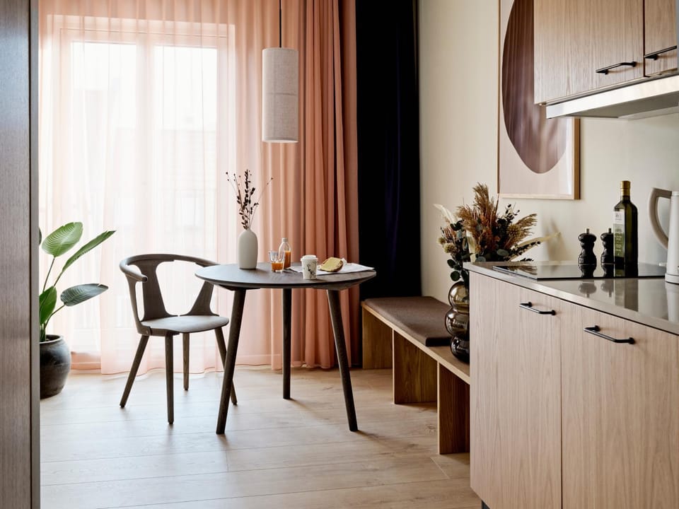 Kitchen or kitchenette, Dining area, stove, kitchen