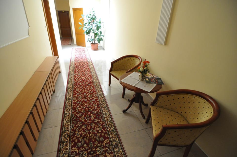 Property building, Seating area