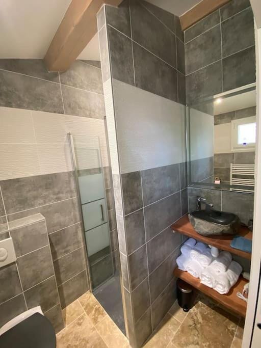 Shower, Bathroom, towels