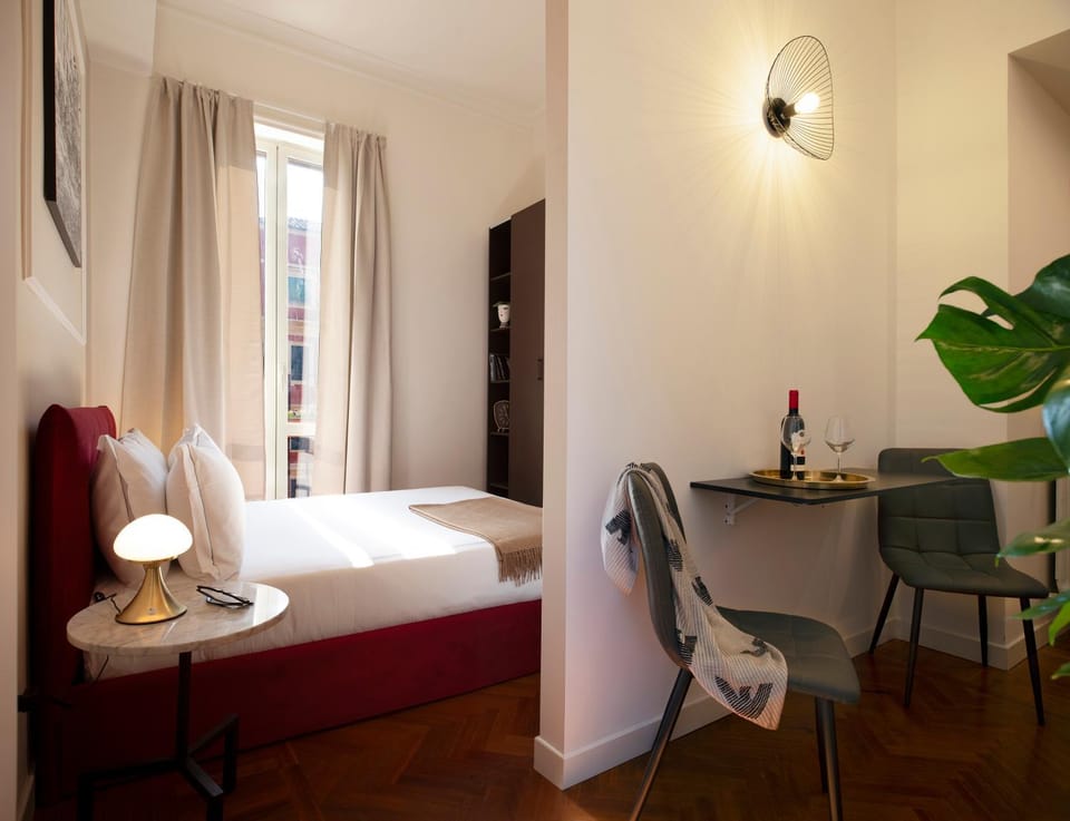 Bed, Photo of the whole room, Dining area, Bedroom, hair dresser