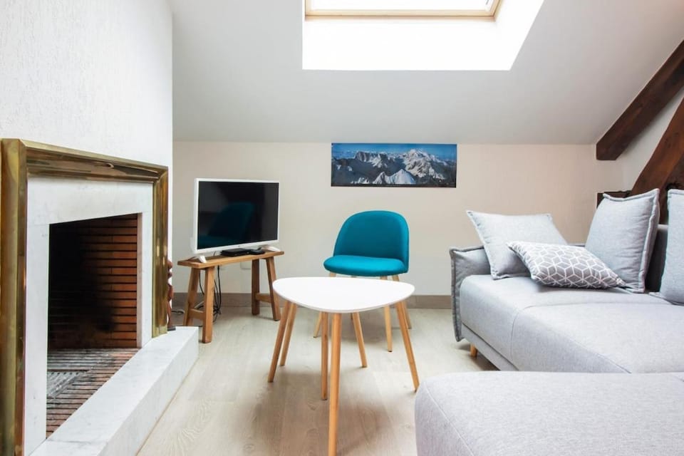 Communal lounge/ TV room, TV and multimedia, Living room, Other, Seating area