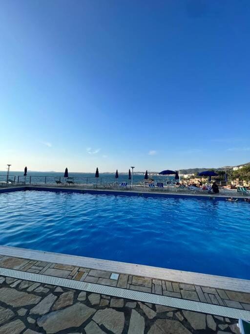 Day, Natural landscape, Pool view, Sea view, Swimming pool, sunbed