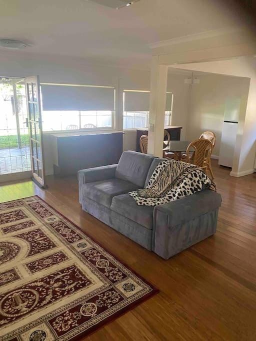 Golden Street Cottage Apartment in West Wyalong