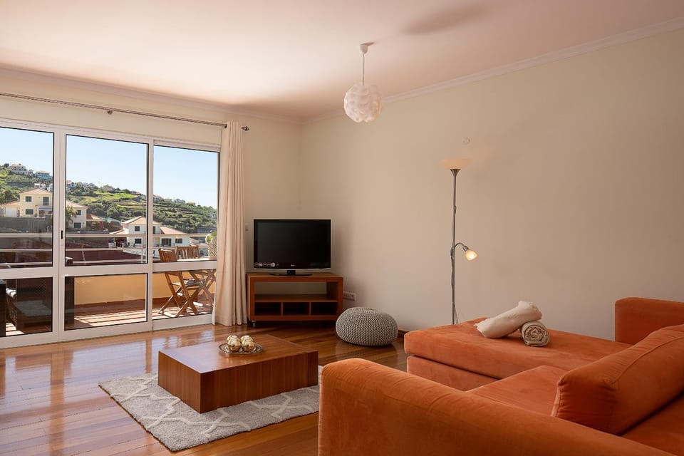 Communal lounge/ TV room, TV and multimedia, Living room, Seating area