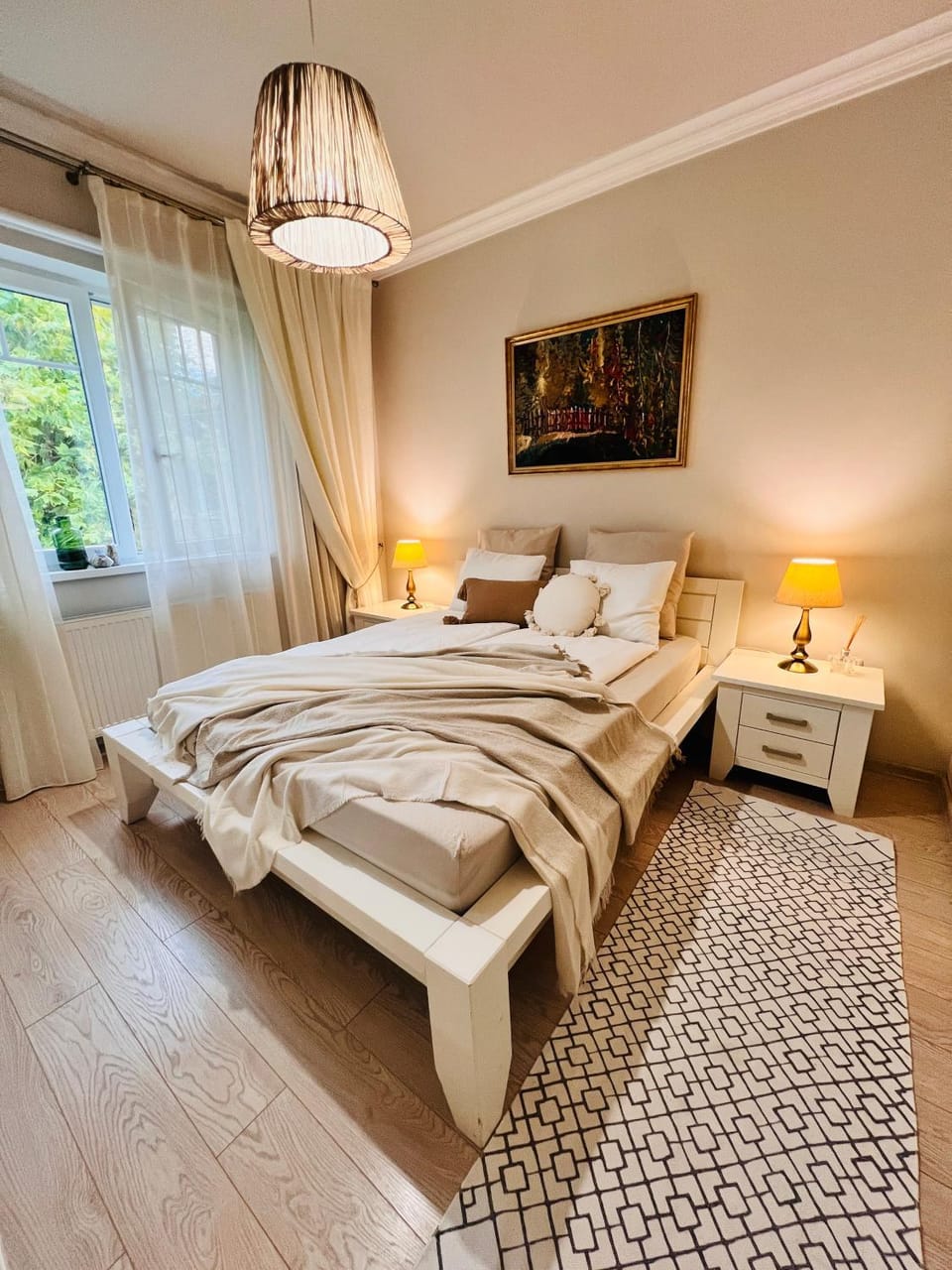 Bed, Photo of the whole room, Bedroom