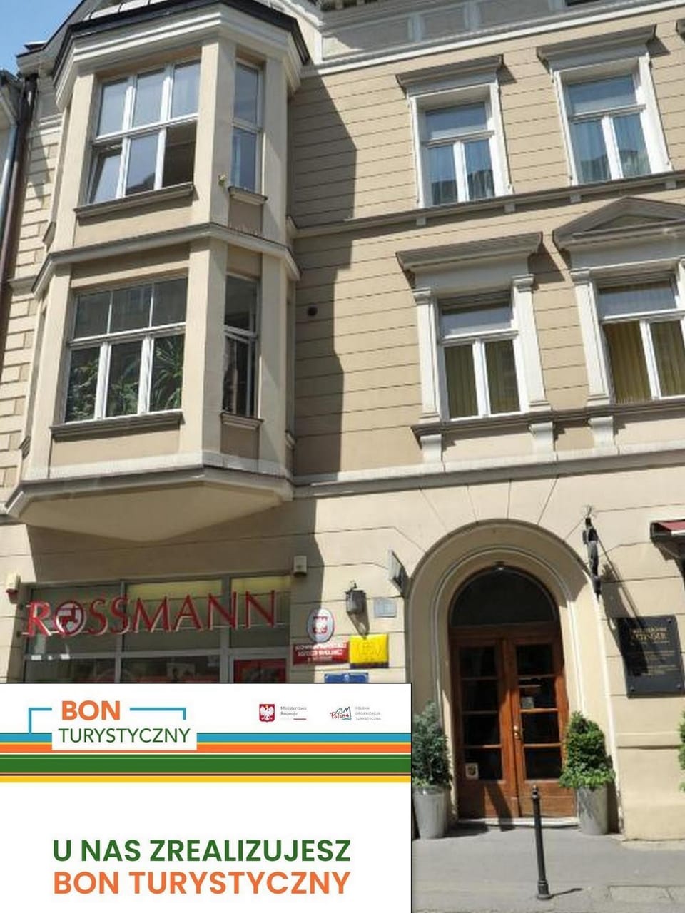 Facade/entrance