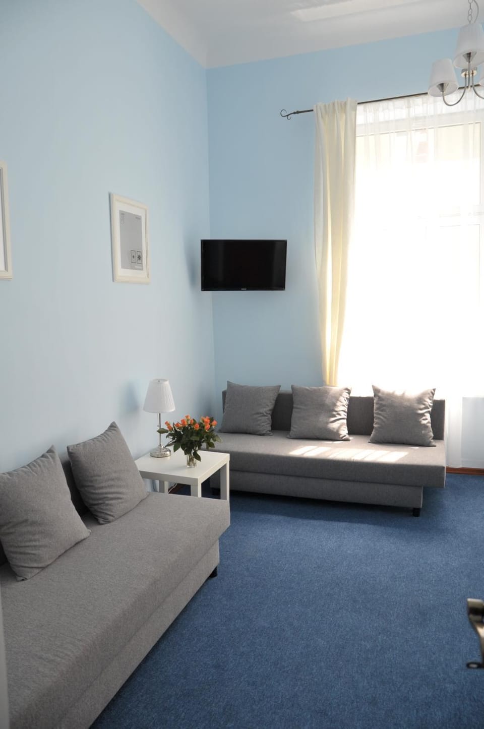 Photo of the whole room