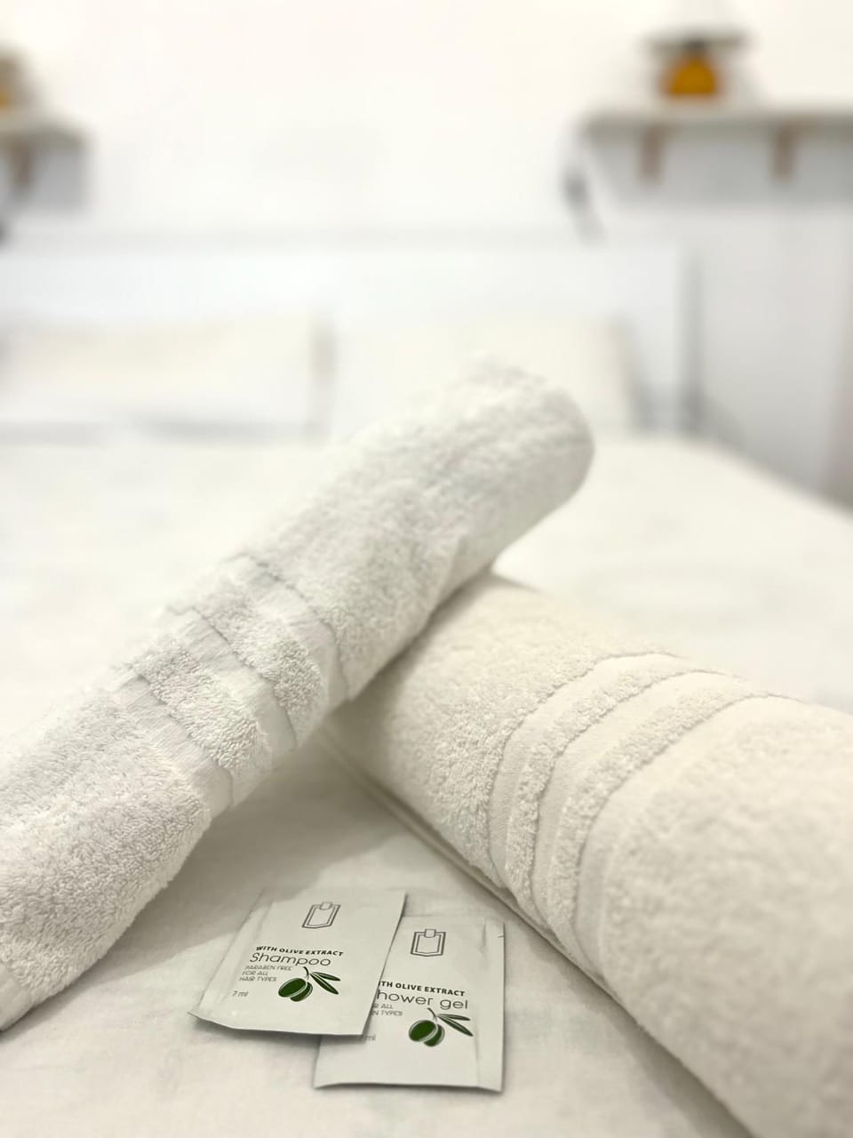 Bed, Photo of the whole room, Bedroom, towels