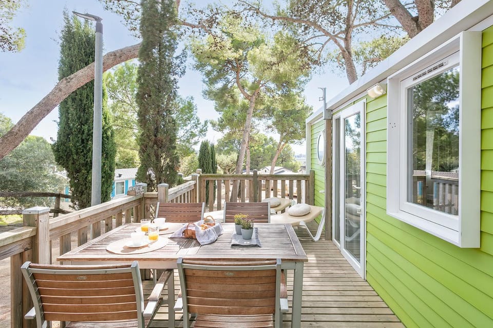 Càmping Castell Montgrí **** Campground/ 
RV Resort in Baix Empordà