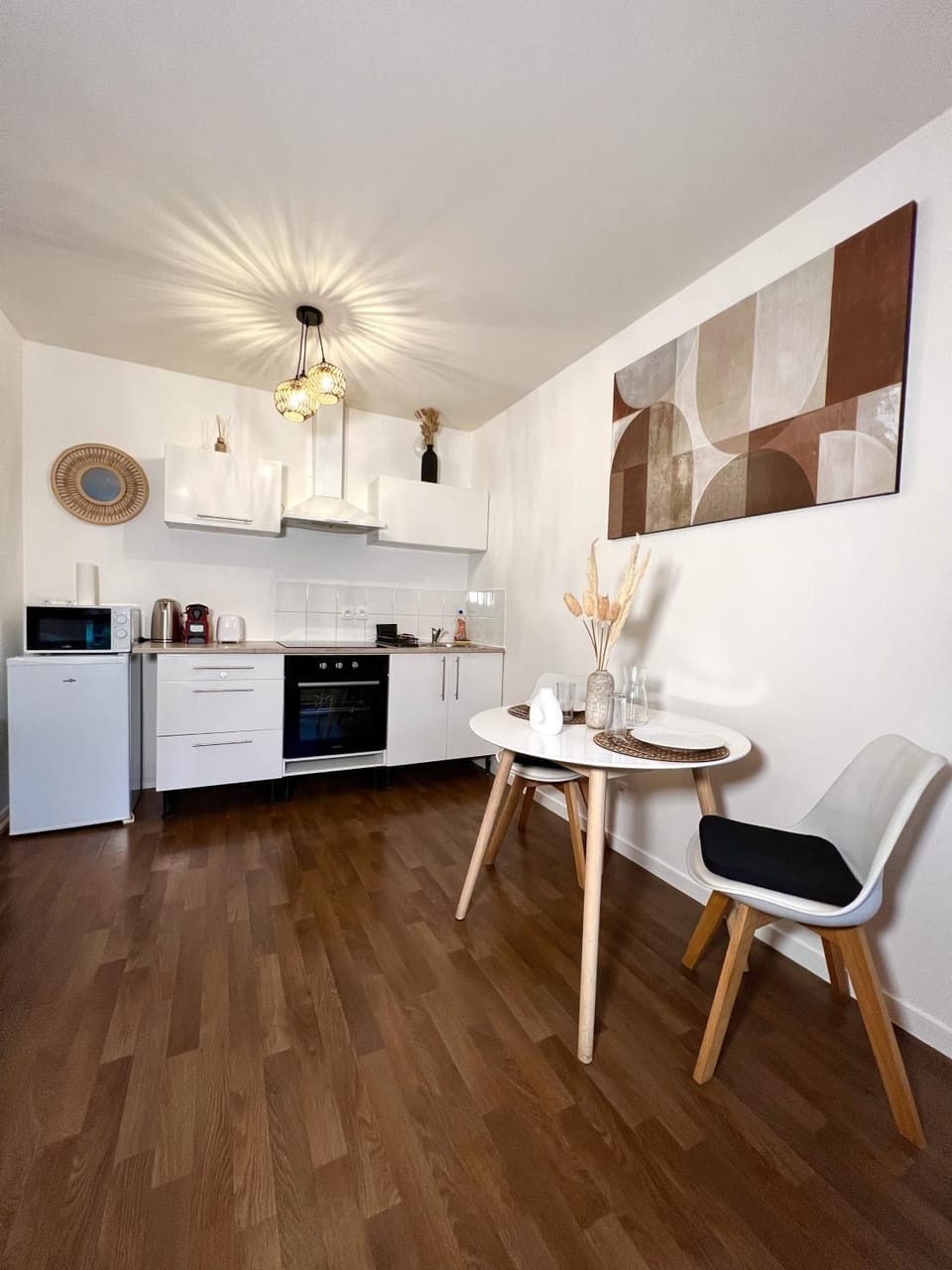 Kitchen or kitchenette, Dining area, minibar, pet friendly, stove