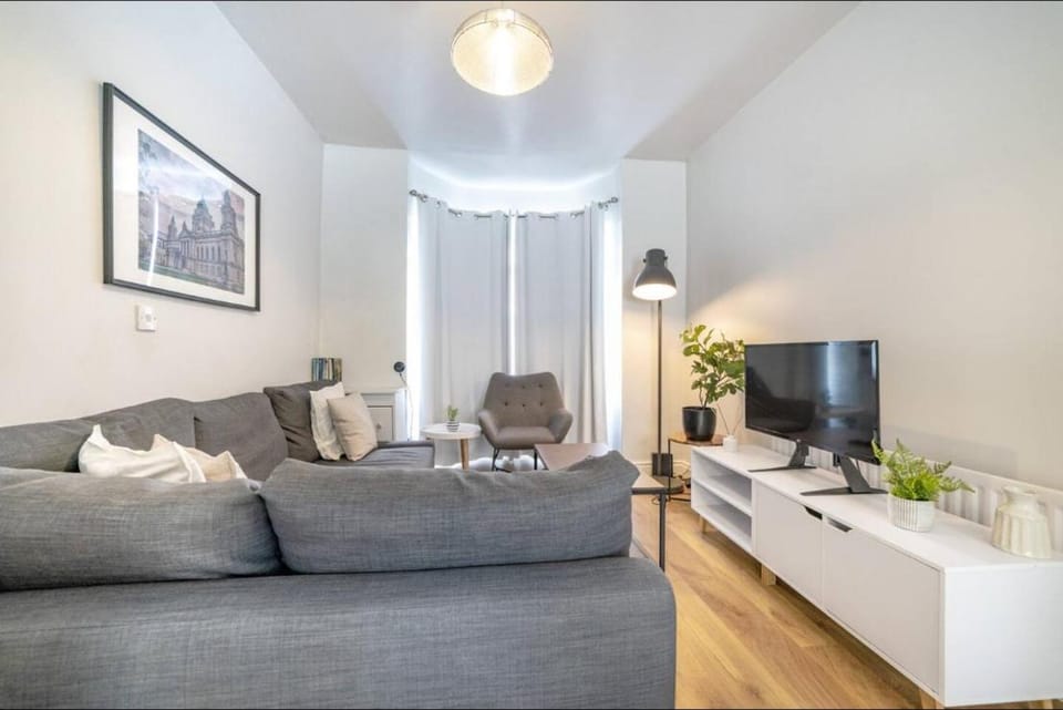 Cosy 2 Bedroom Town House Close To City Centre Apartment in Belfast